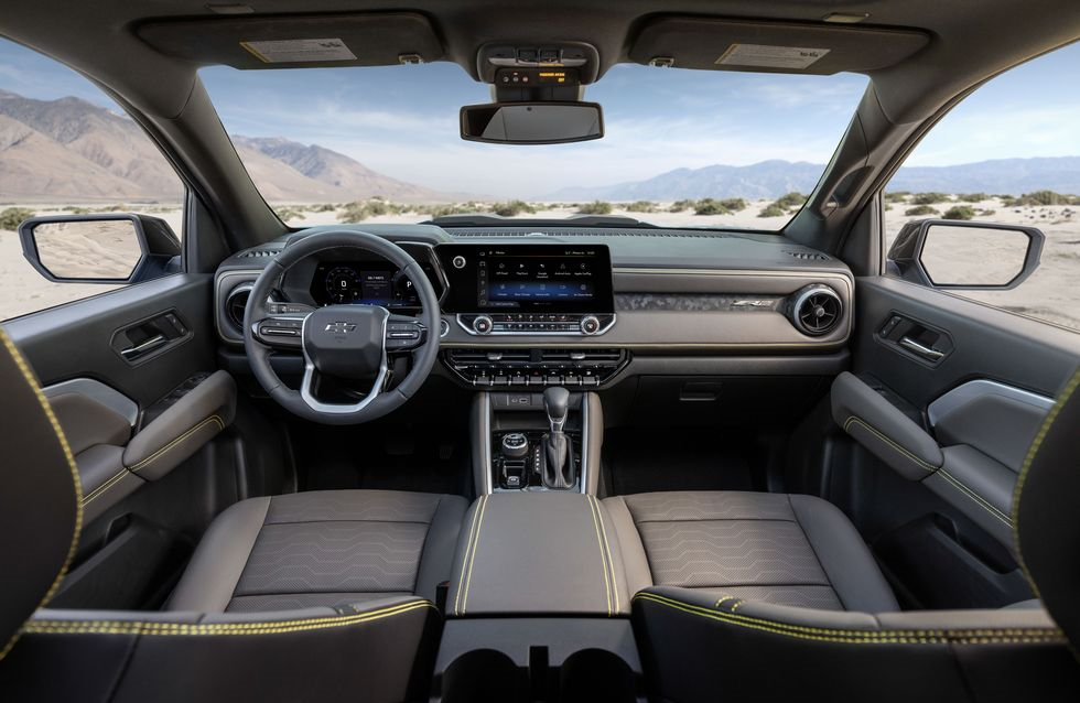 2024 Chevrolet Colorado Interior