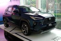 2025 Toyota Yaris Cross 1 5L Hybrid In Depth Walkaround Exterior Interior YouTube
