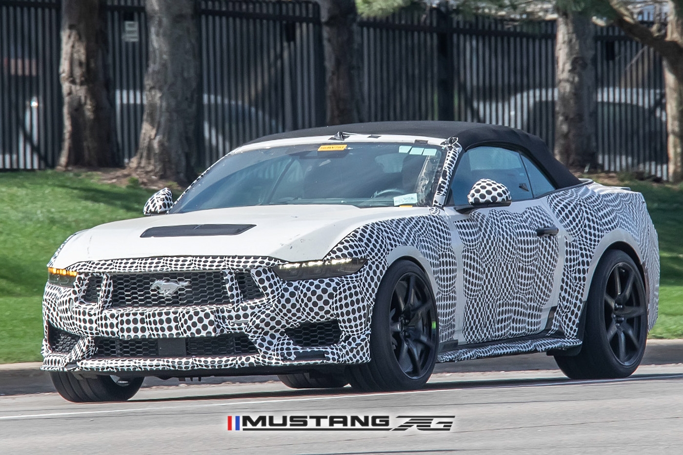 2026 Shelby GT500 Mustang Convertible Spied W Revised Grille Carbon Fiber Wheels Larger Global Market Side Mirrors Mustang7G 2024 S650 Mustang Forum Dark Horse GT EcoBoost GT500 GT350 Mach 1 