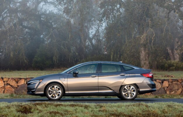 Honda Clarity Plug In Hybrid Is Gone After 2021 But Clarity Fuel Cell Will Linger Into 2022