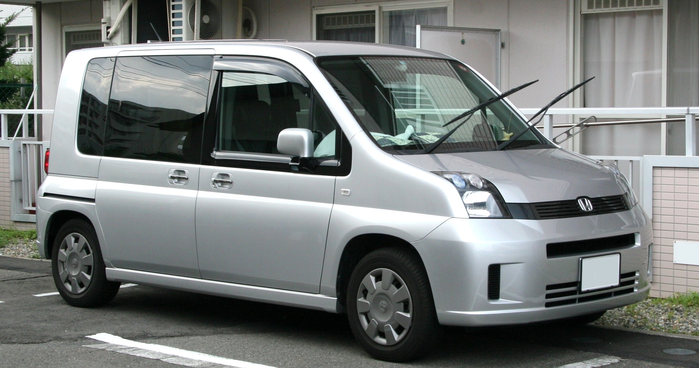 Honda Mobilio Photos PhotoGallery With 5 Pics CarsBase
