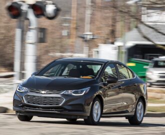 2017 Chevrolet Cruze Diesel First Drive Review Car And Driver