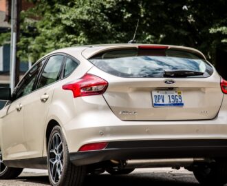 2017 ford focus review pricing and specs
