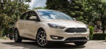 2017 ford focus review pricing and specs