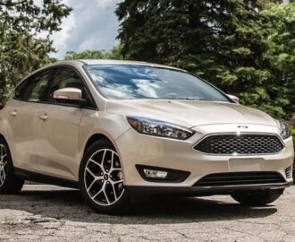 2017 ford focus review pricing and specs