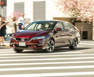 2017 honda clarity fuel cell test review car and driver