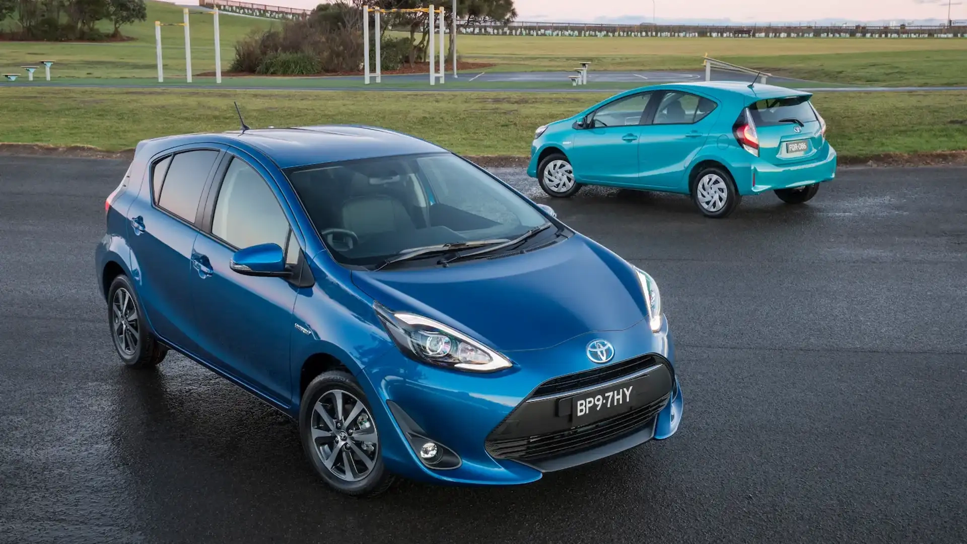 2017 toyota prius c facelift price and features for australia