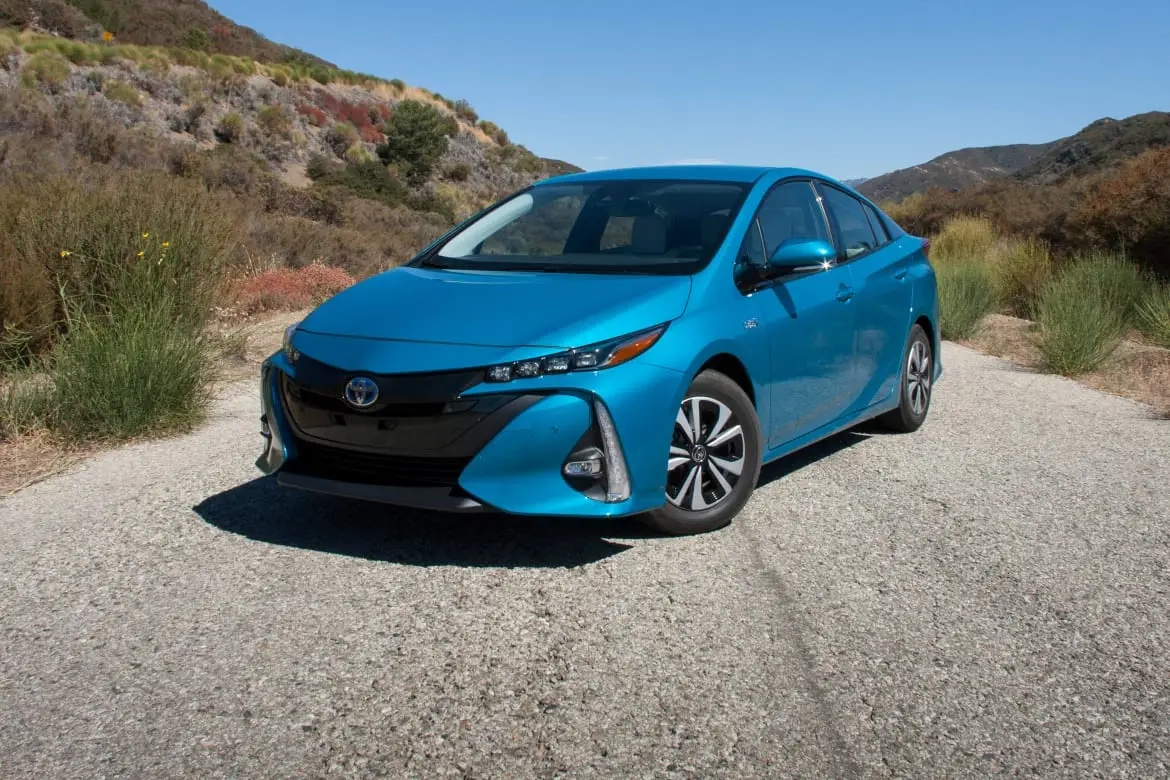 2017 toyota prius prime review first drive cars