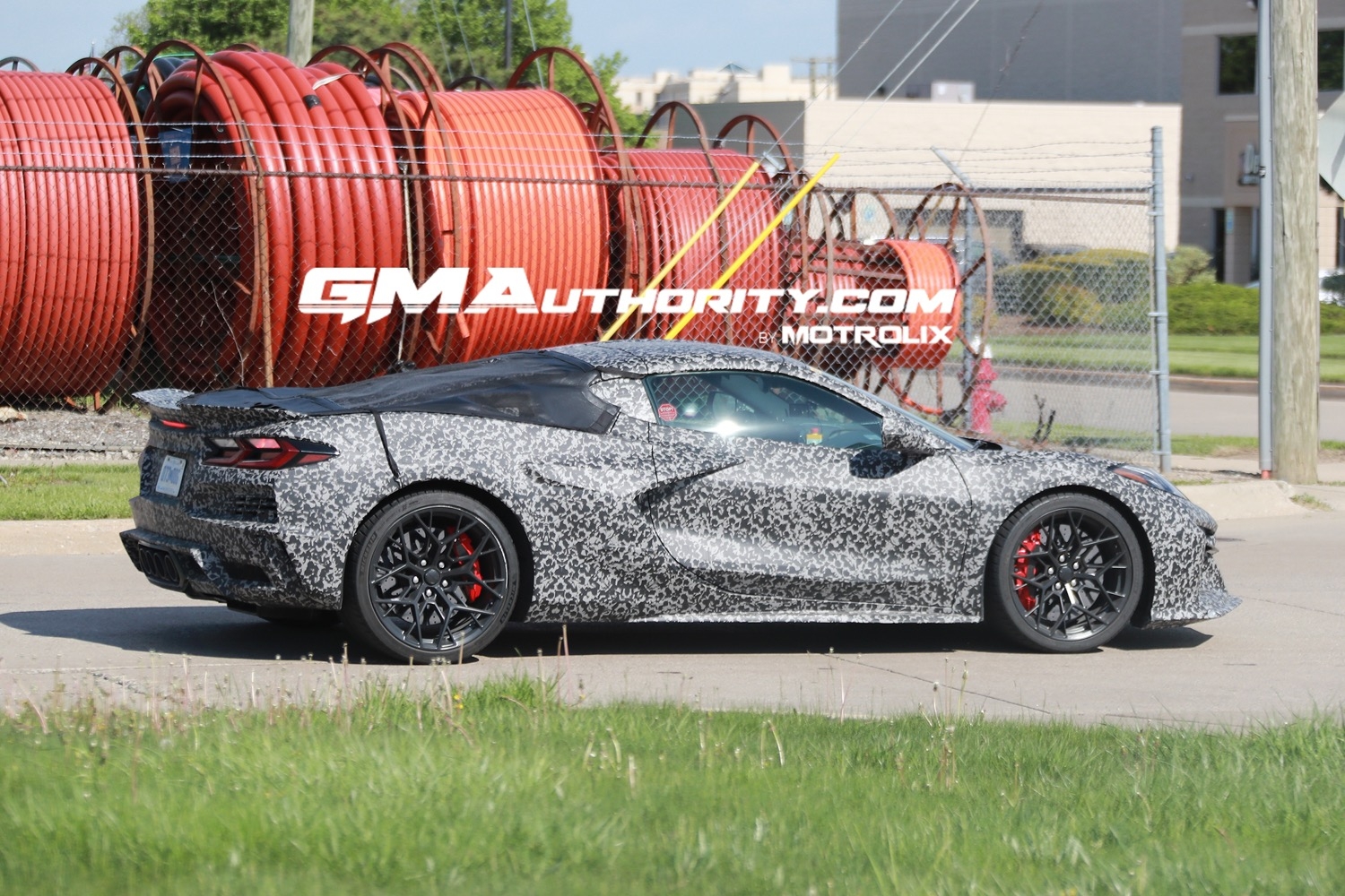 25 Corvette ZR1 Convertible Prototype Spied For First Time