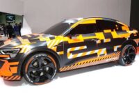audi e tron sportback getarnte premiere in genf