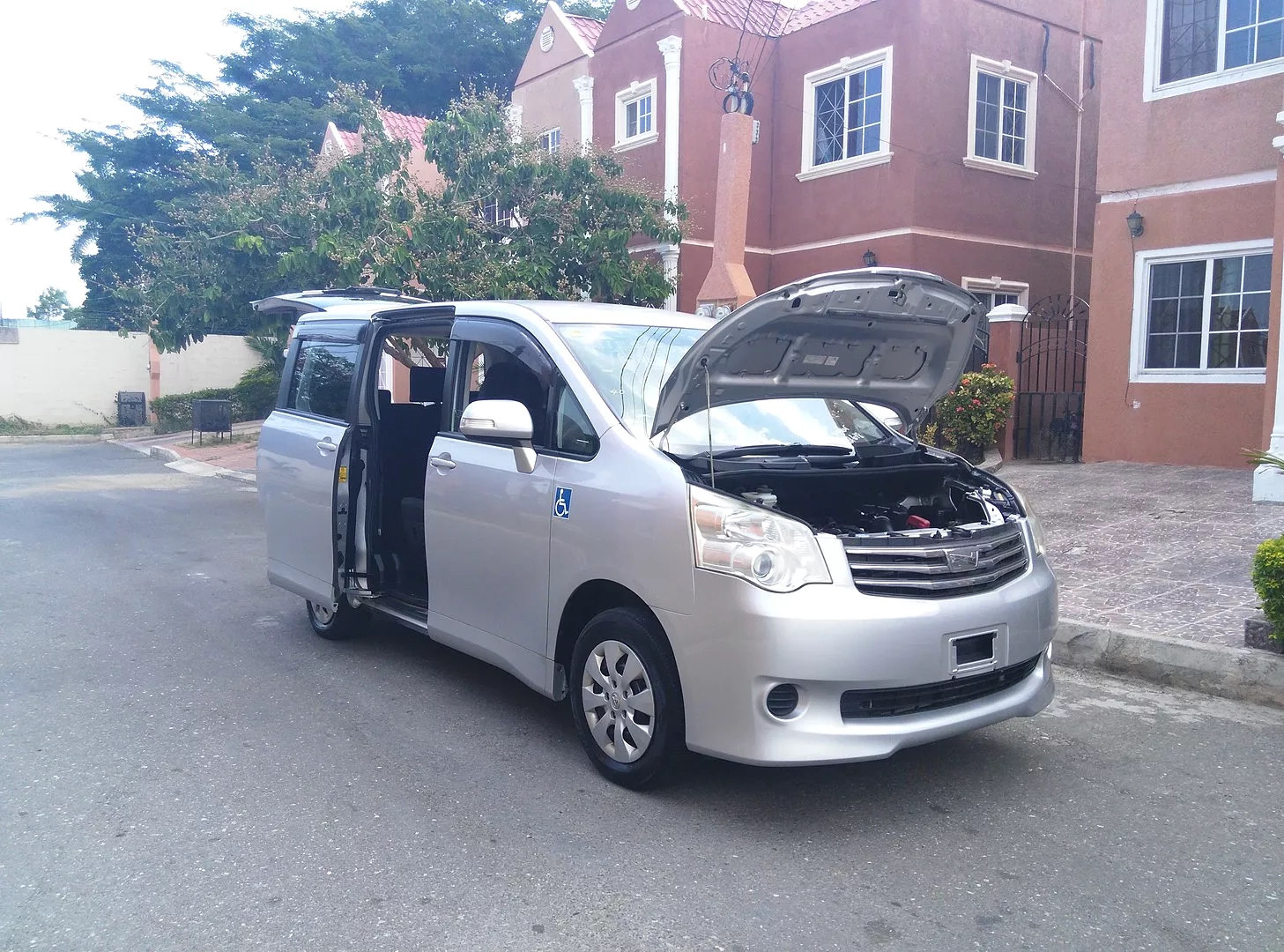 Best Price Used 2010 TOYOTA NOAH Under 8 000 For Sale Japanese 