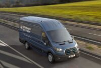 ford e transit mit 400 km reichweite und als minibusversion