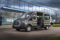 ford e transit mit 400 km reichweite und als minibusversion