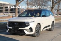 Next Gen Ford Edge ST Line Spotted Completely Uncovered