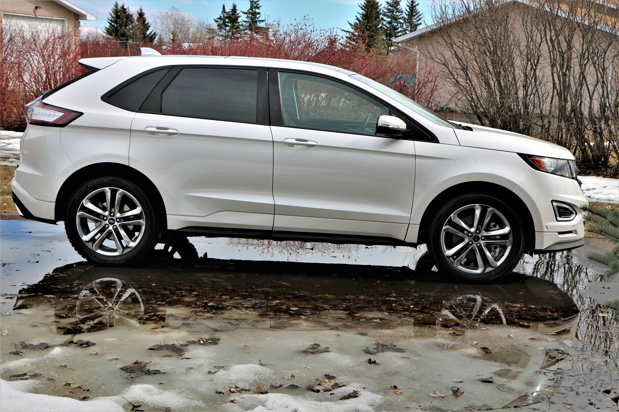 test drive 2017 ford edge offers luxury in a practical cuv