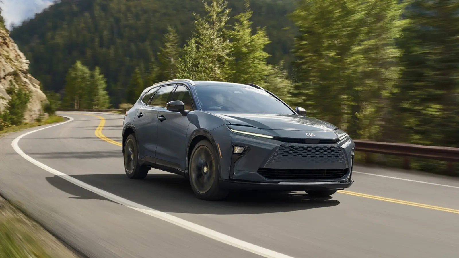 toyota crown signia hybrid suv arrives next year greencars