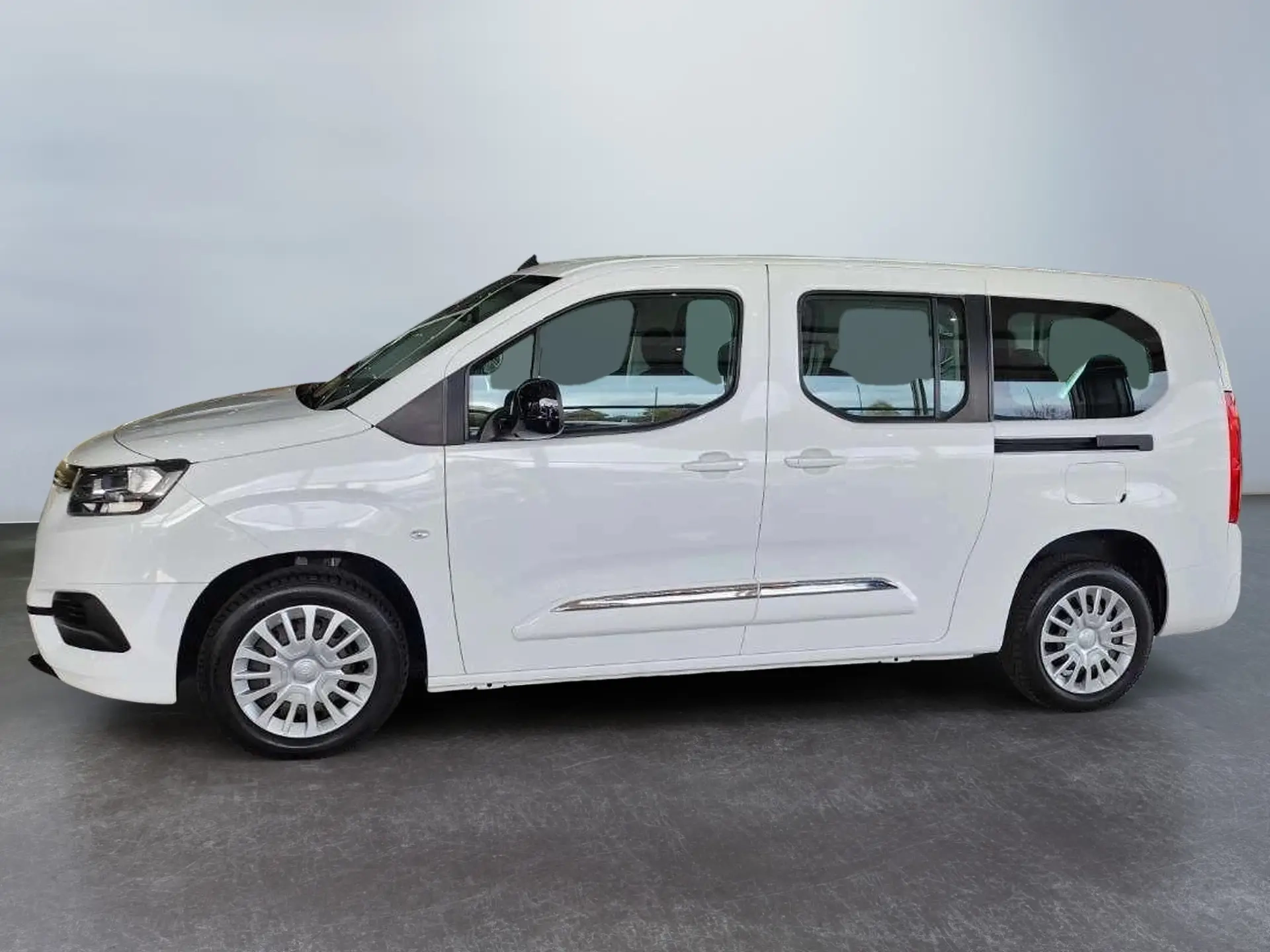 Toyota Proace City Verso 1 2 L2 Long 7 Sitzer Toytoa Garantie 